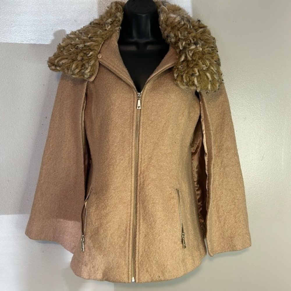 Guess  Vintage (1980’s) women’s winter cape coat size small excellent condition